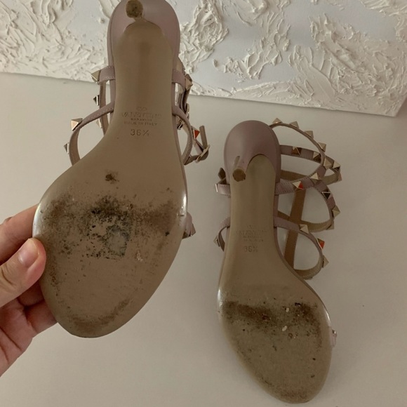 Valentino Garavani Rockstud Nude Sandal Heels - Picture 5 of 7